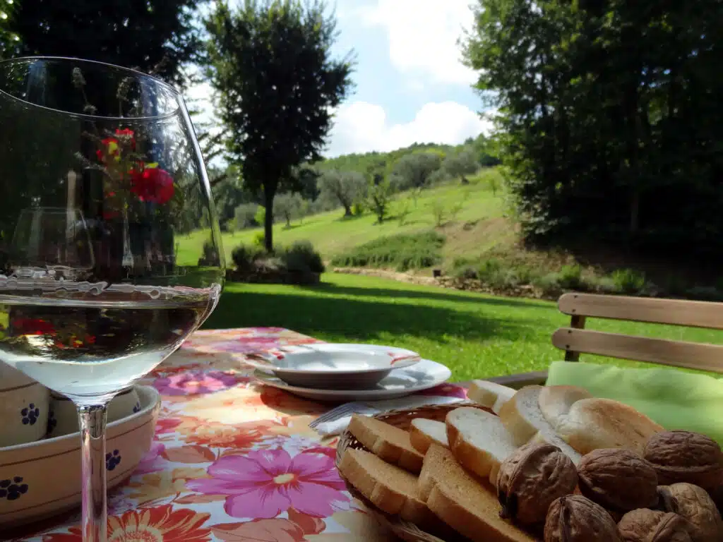 Agriturismo nelle Marche è anche pranzare all'aperto