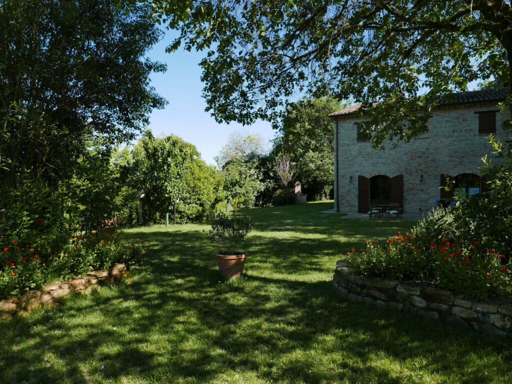Veduta su Ca' Princivalle dall'ingresso del parcheggio